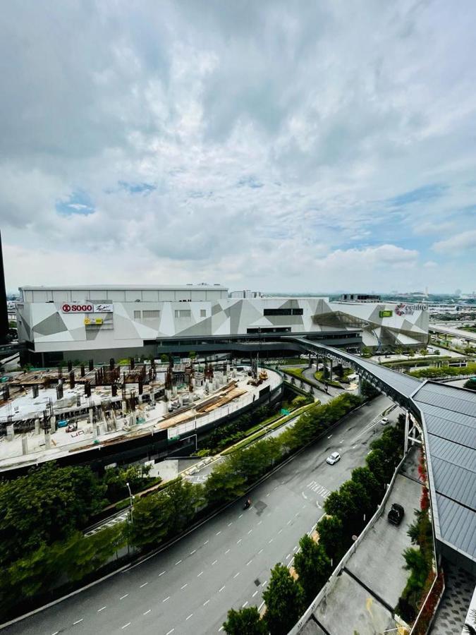 Homestay I-City Cantik, Tenang, Wifi, 4K Smart Tv, Netflix, Coway, Free Parking シャー・アラム エクステリア 写真