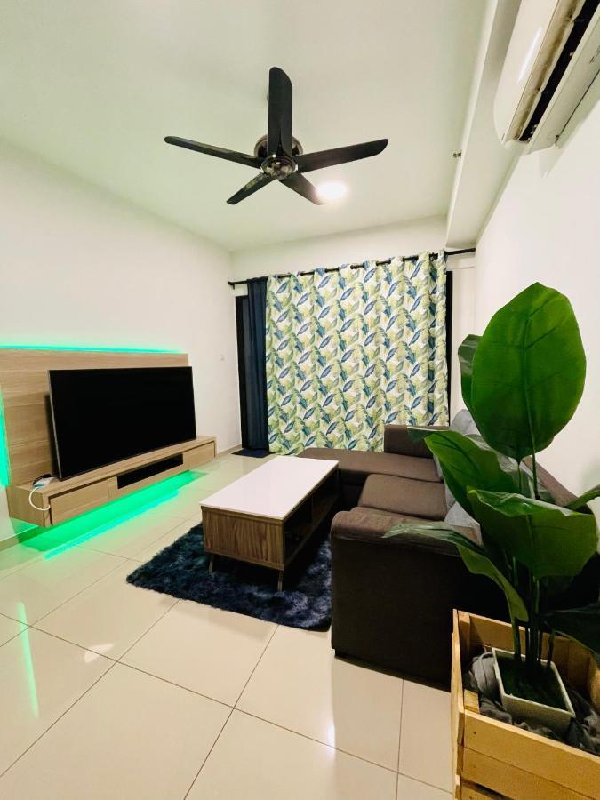 Homestay I-City Cantik, Tenang, Wifi, 4K Smart Tv, Netflix, Coway, Free Parking シャー・アラム エクステリア 写真